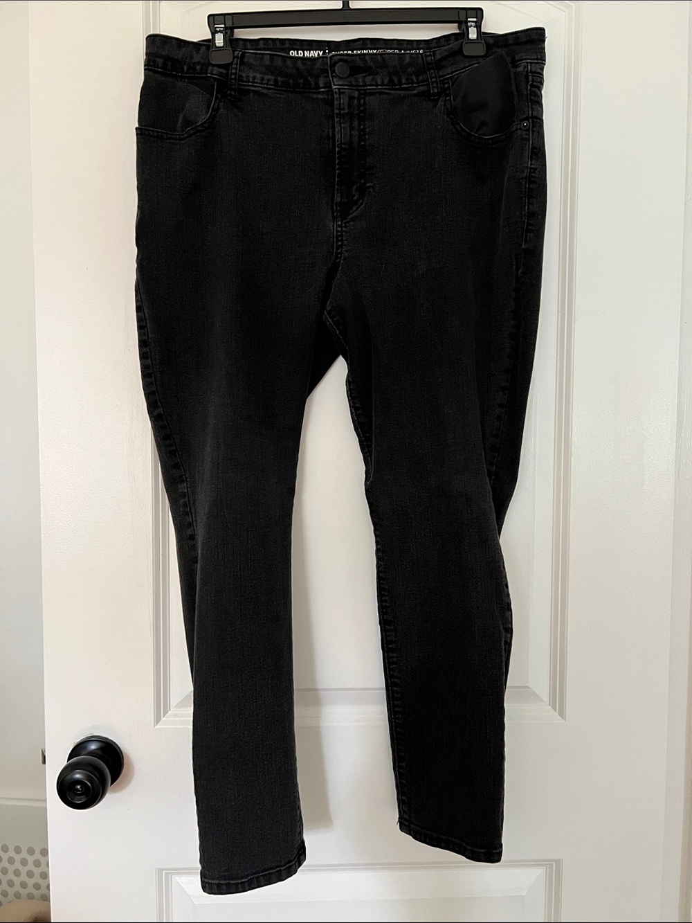 Old Navy Black Women's Mid-Rise Super Skinny Jeans - SHORT